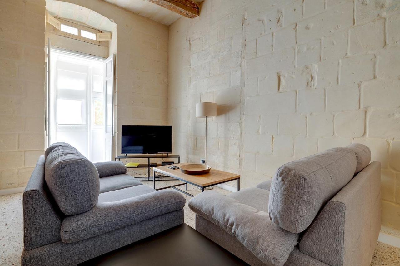 Comfy 2 Bedroom Flat In The Heart Of バレッタ エクステリア 写真